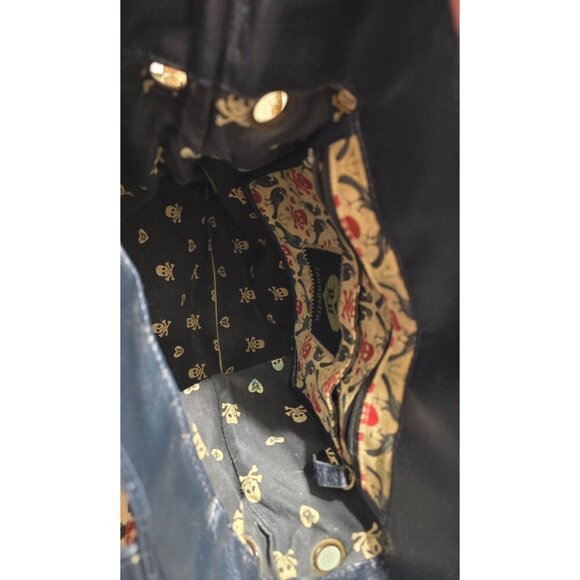 Loungefly ❤ Logo Skull & Crossbones Tote - Picture 4 of 10